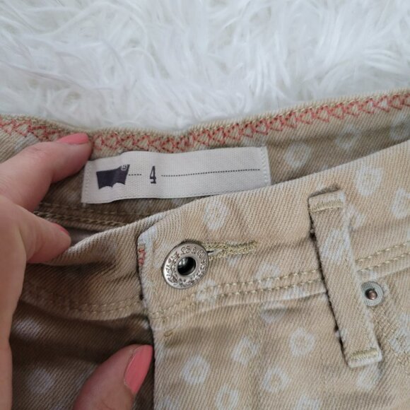 Levi's Tan Beige Mid-Rise 4" Inseam Printed Denim Shorts- Size 4 - Picture 4 of 14